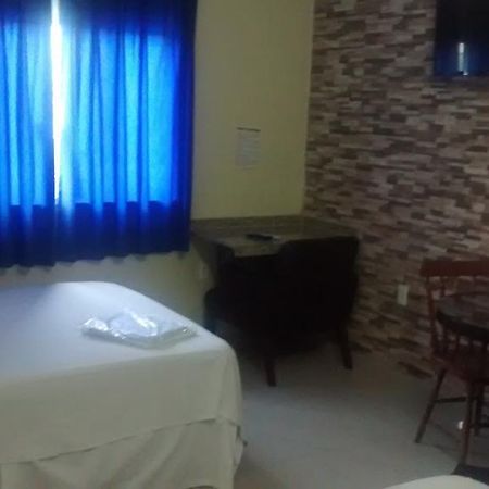 Hotel Dois Candangos Núcleo Bandeirante Zimmer foto